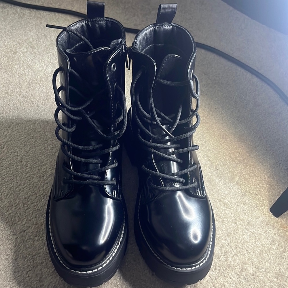 Madden girl size 7 1/2 combat boots